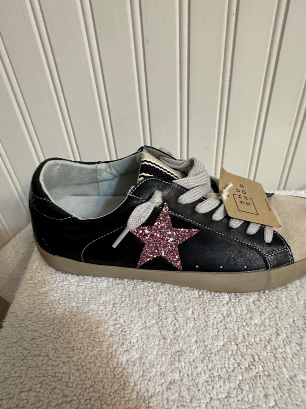ShuShop Black Sneakers with Pink Glitter Star - Picture 3 of 9